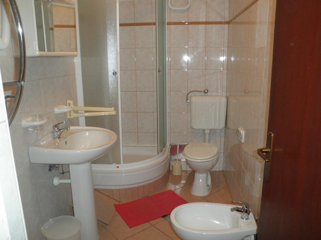 Apartments Andelina Паг Екстериор снимка